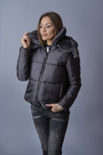 Дамско яке с ефектно закопчаване-426