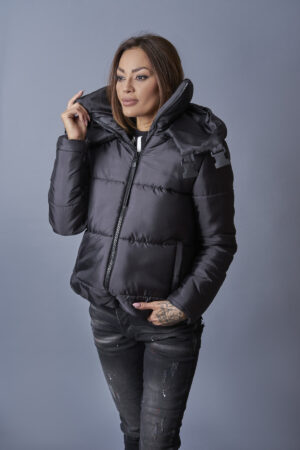 Дамско яке с ефектно закопчаване-426