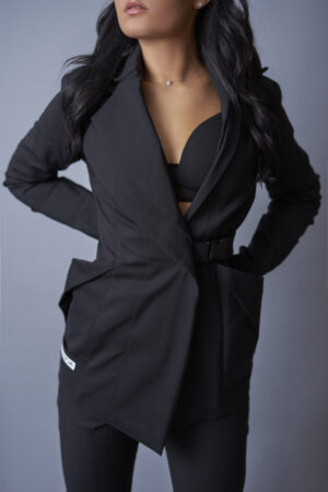 Дамско сако с ефектно закопчаване-467