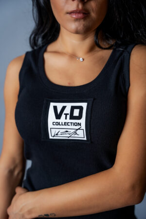 Дамски топ в черно-518