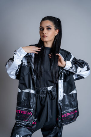 Дамско шушляково яке с цветни мотиви-553