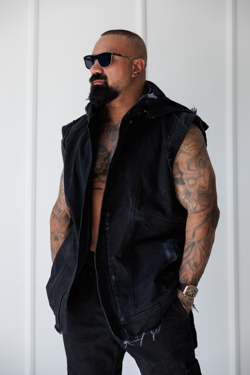 Дизайнерски мъжки елек с качулка the king-м68