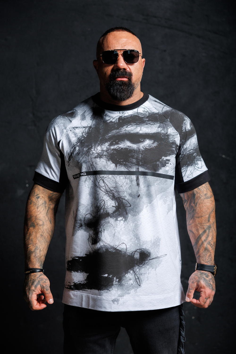 Мъжка дизайнерска тениска-the king м83