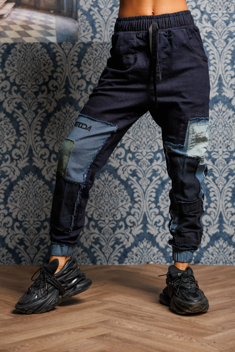 Дамски дънки с модерен акцент veteida-607