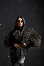 Дамско дизайнерско палто с косъм в зелено-617