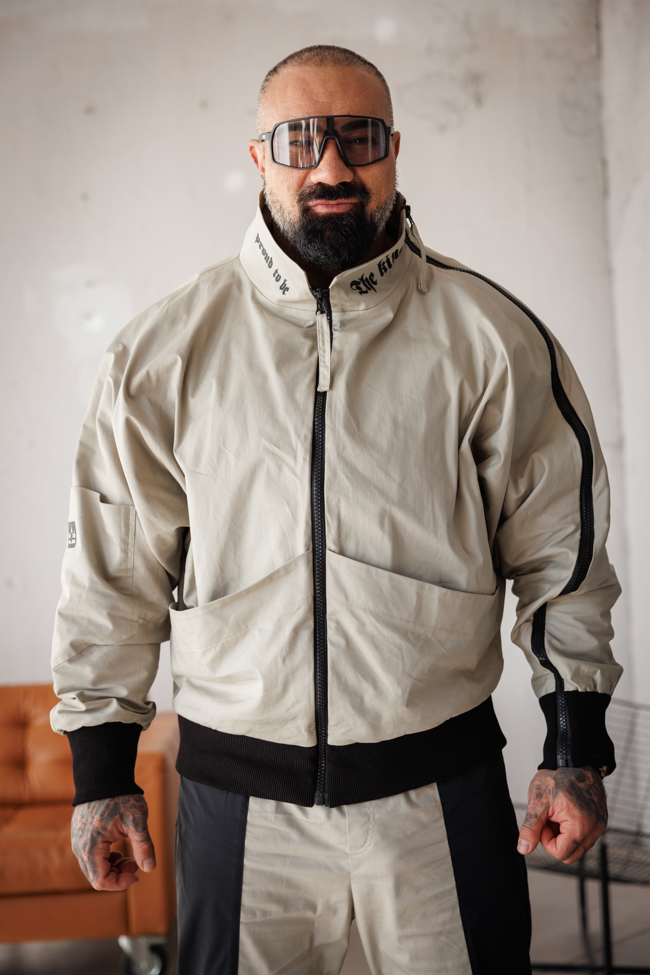 Мъжко дизайнерско яке в бежов цвят the king-м111