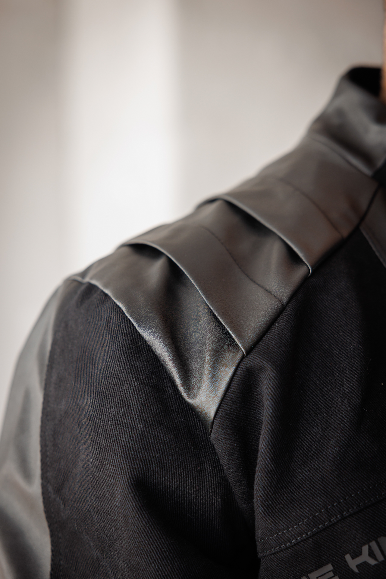 Мъжко дизайнерско яке the king black-м121 - Image 3