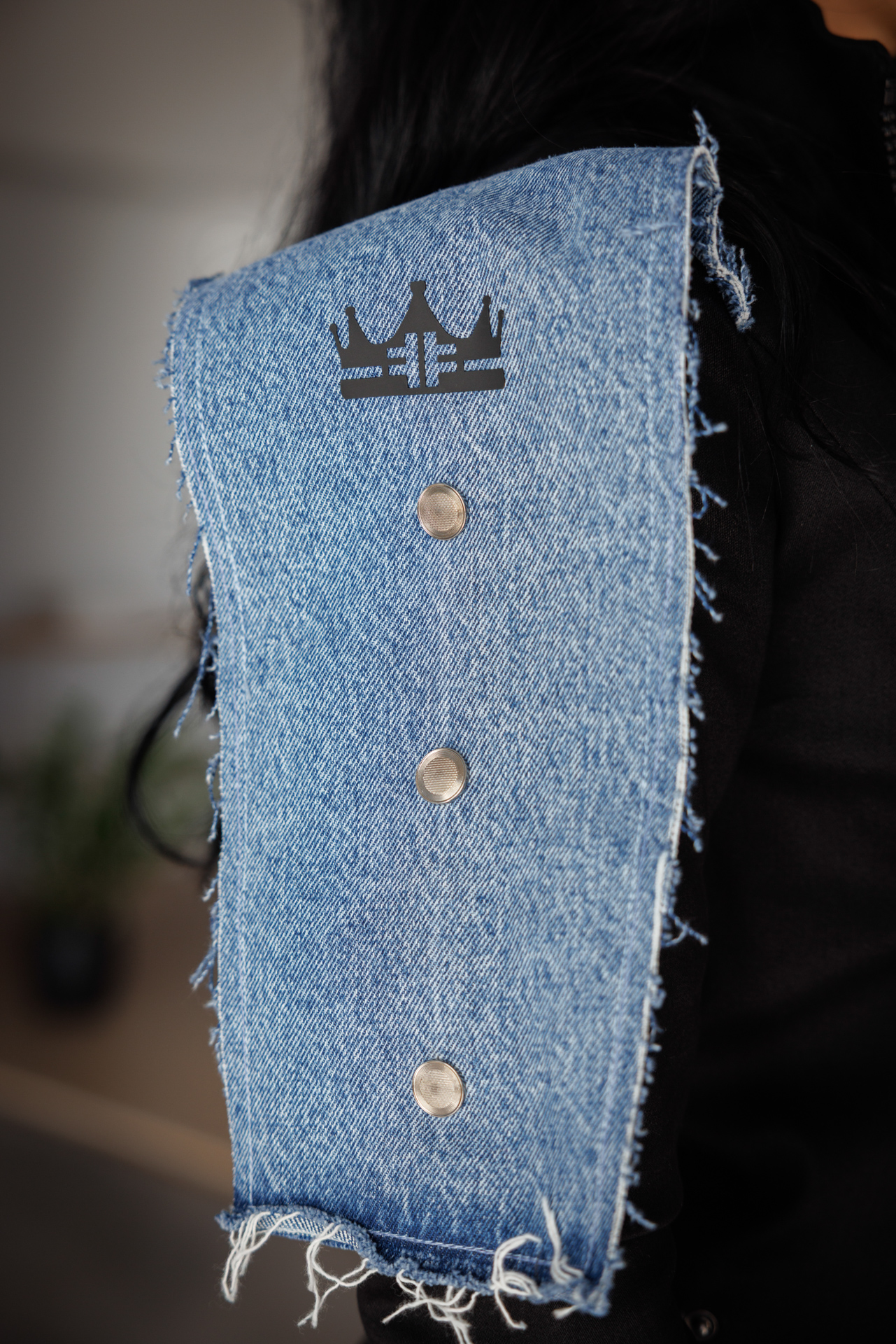 Дамско елегантно сако с модерни елементи и деним-620 - Image 6