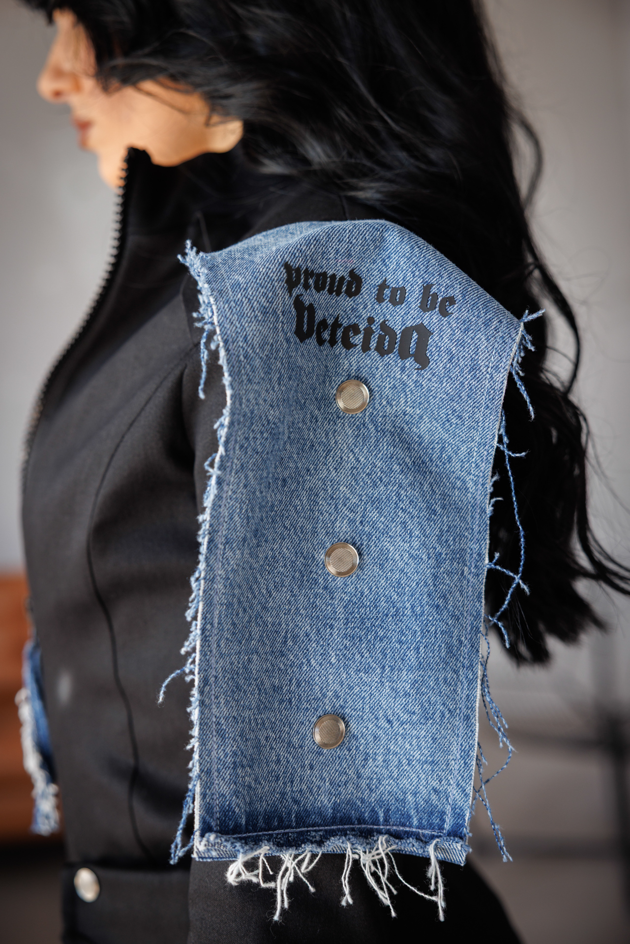 Дамско елегантно сако с модерни елементи и деним-620 - Image 7