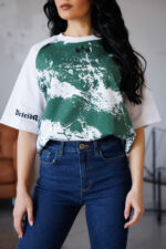 Дамска тениска с модерен дизайн в бяло и зелено-635