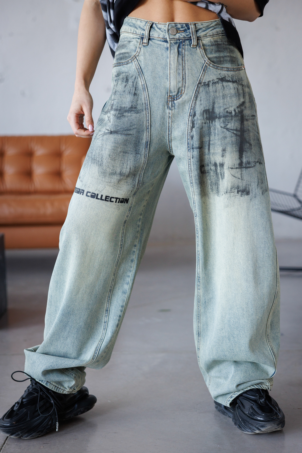 Дамски дънки в зелен цвят с широк крачол-green magic