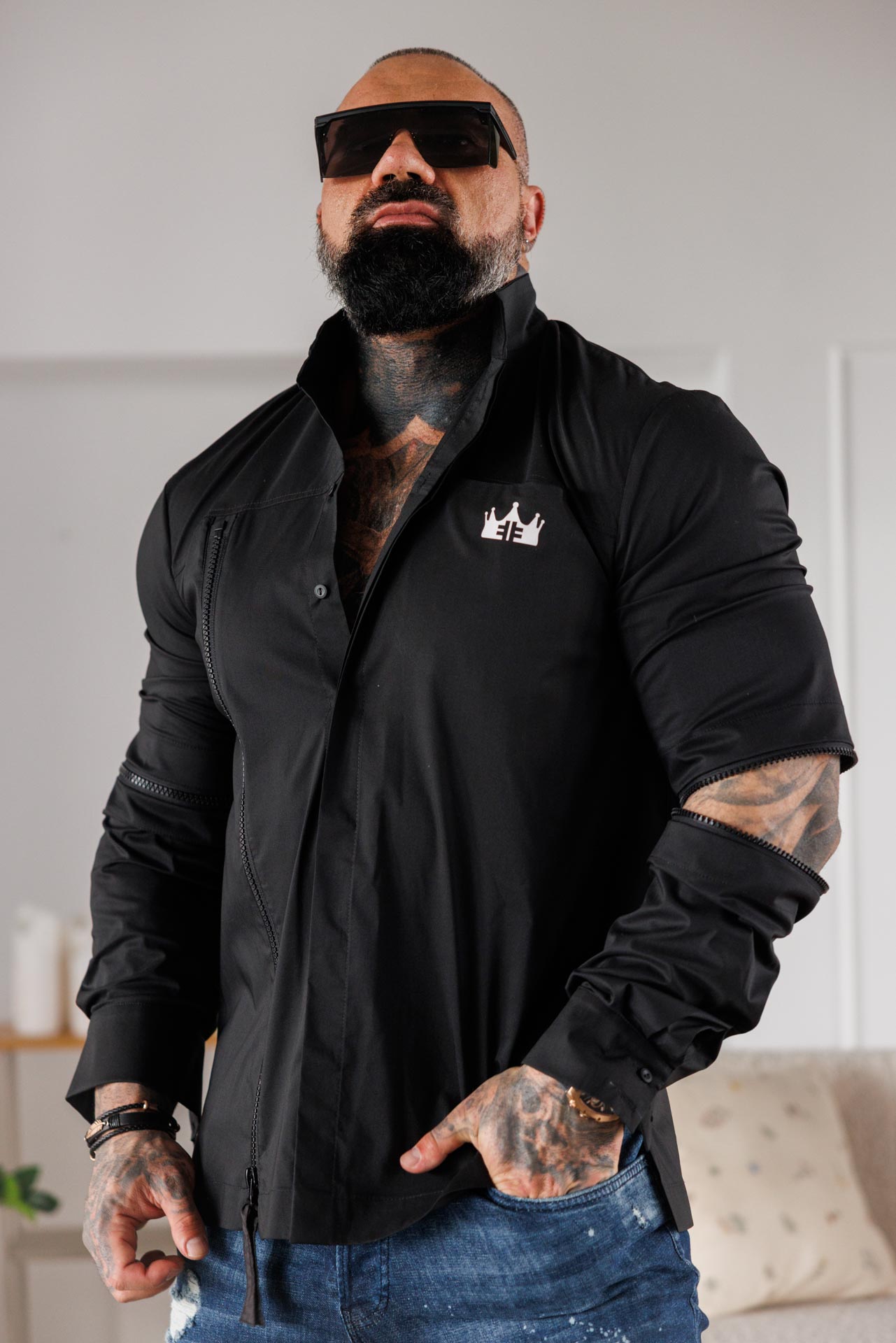 Мъжка дизайнерска риза с мобилни ръкави в черно the king-м116