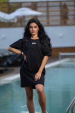 Дамска рокля veteida в черен цвят-654