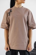 Дамска тениска в бежов цвят-680
