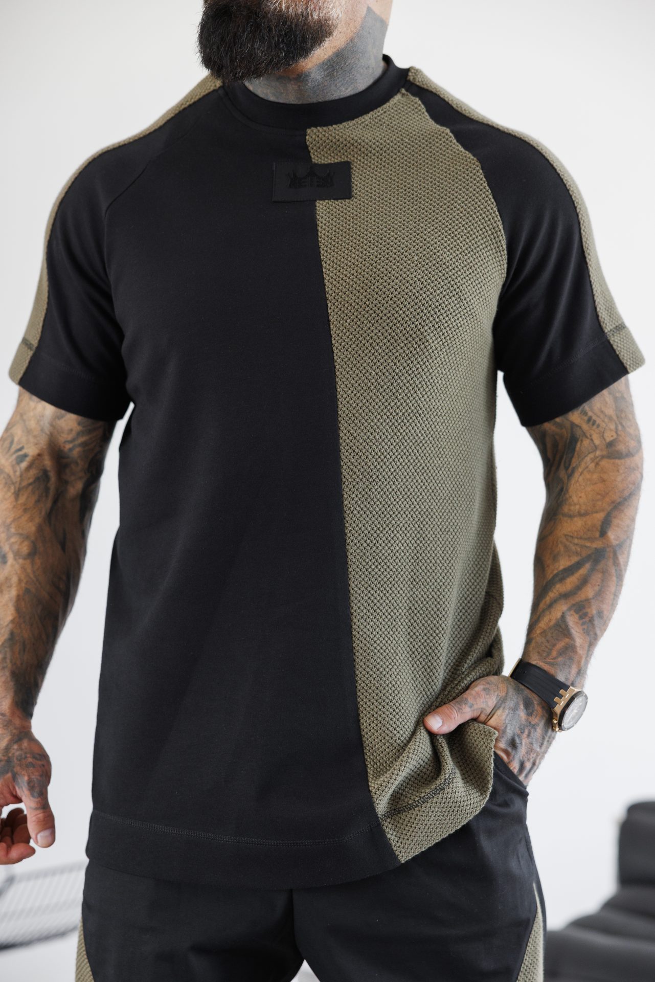 Мъжка тениска с двуцветен дизайн the king-м159