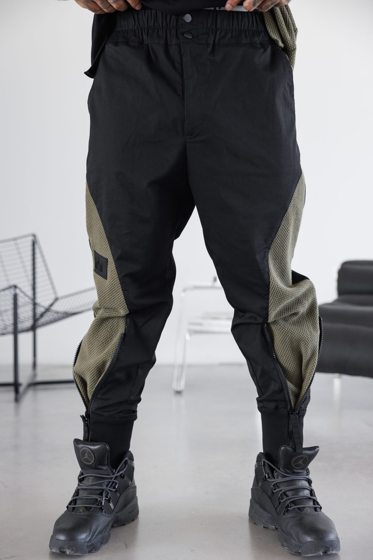 Мъжки панталон с функционални детайли и съвременна визия-м160