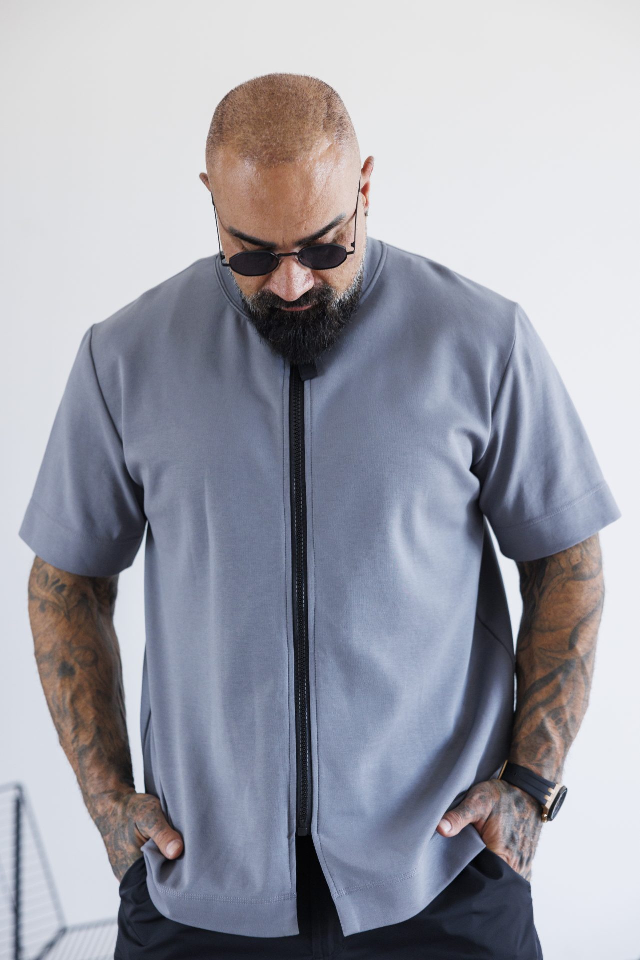 Мъжка тениска с цип urban grey-м144