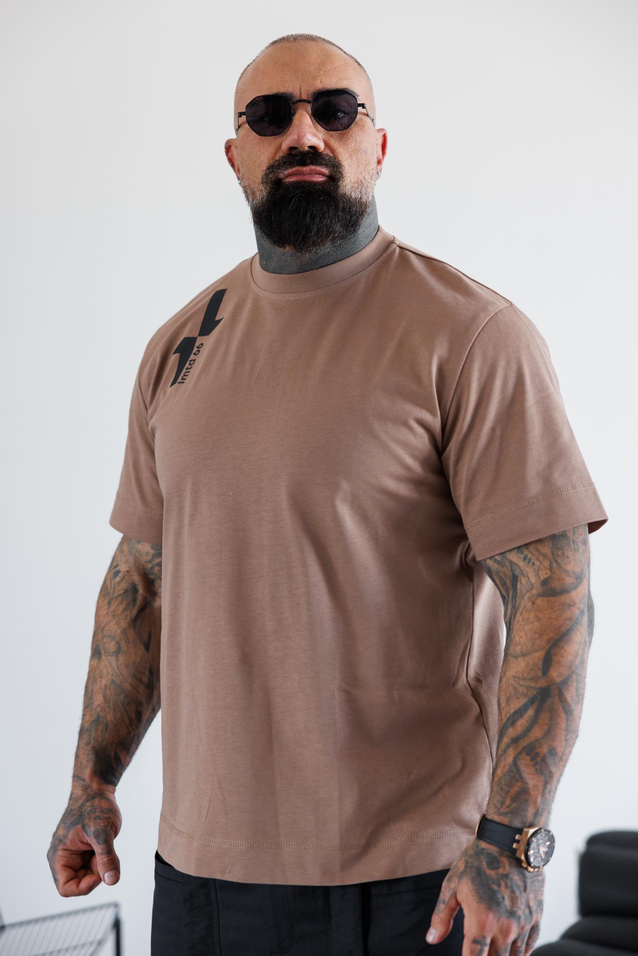 Мъжка тениска в бежов цвят the king-м148