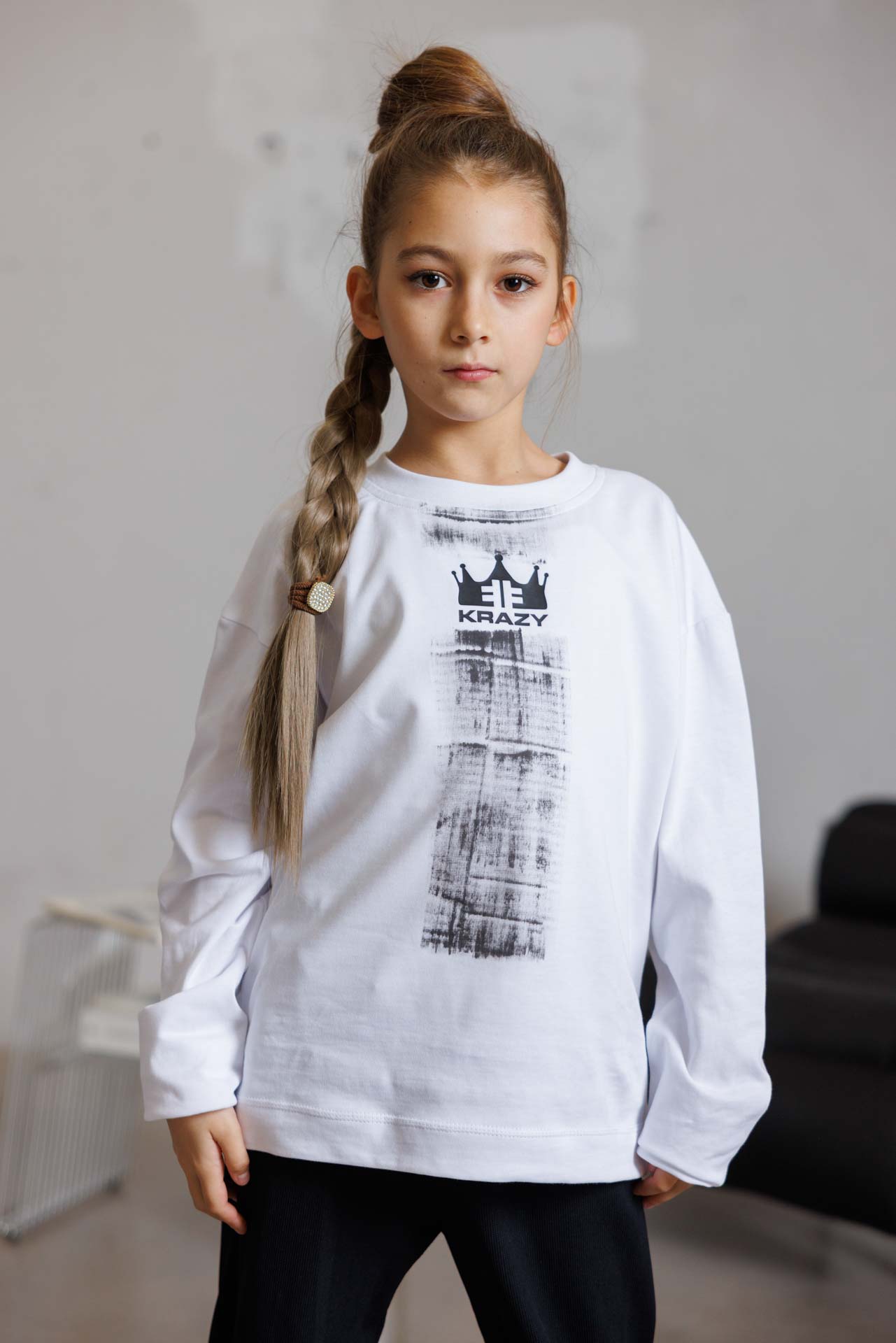 Детска блуза от памук бял цвят с ефектни мотиви-К028