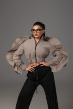 Елегантно обемно сако с модерна силуетна линия-704