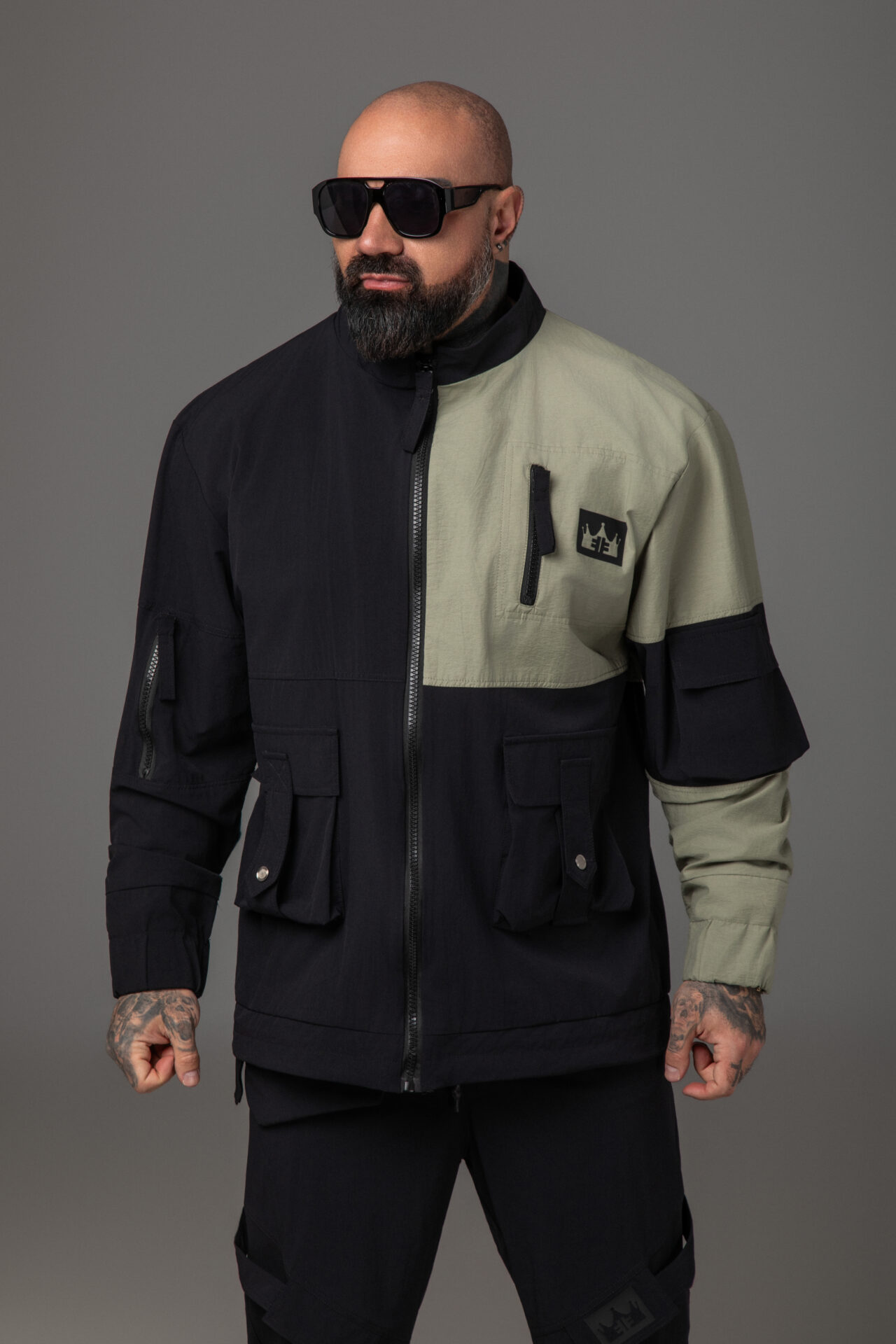 Мъжко двуцветно яке с функционални джобове и модерен дизайн-м178