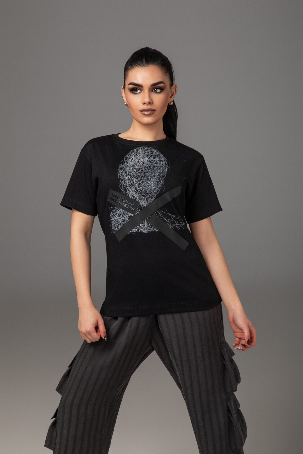 Дамска тениска с модерен принт veteida black-715