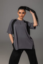 Дизайнерска тениска с модерен силует-771