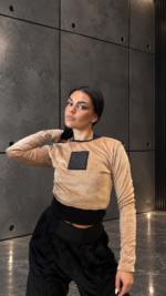 Дамска блуза с кадифен ефект veteida beige-739